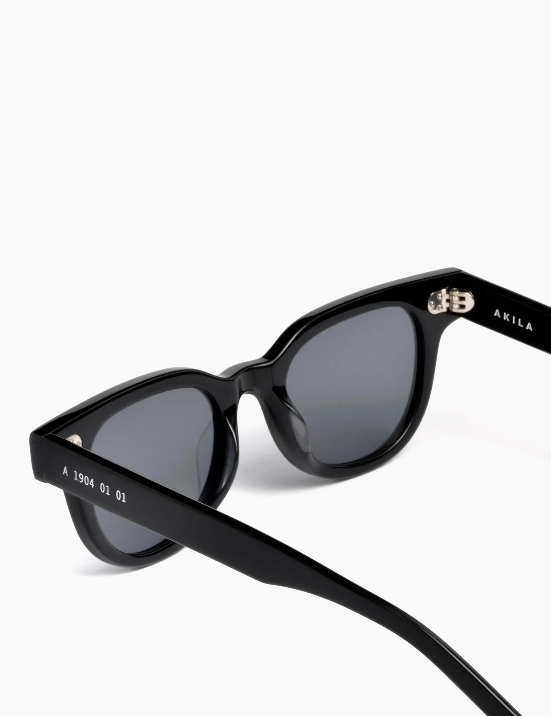 Akila Legacy Sunglasses - Black/Black Lens