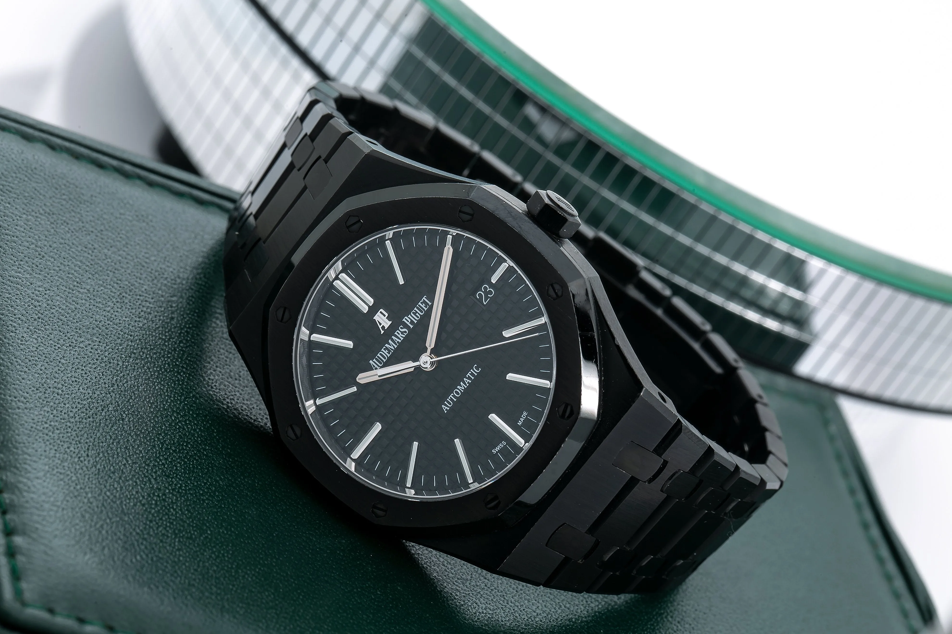 Audemars Piguet Royal Oak Selfwinding 15400ST 41MM Black Dial With Stainless Steel Bracelet