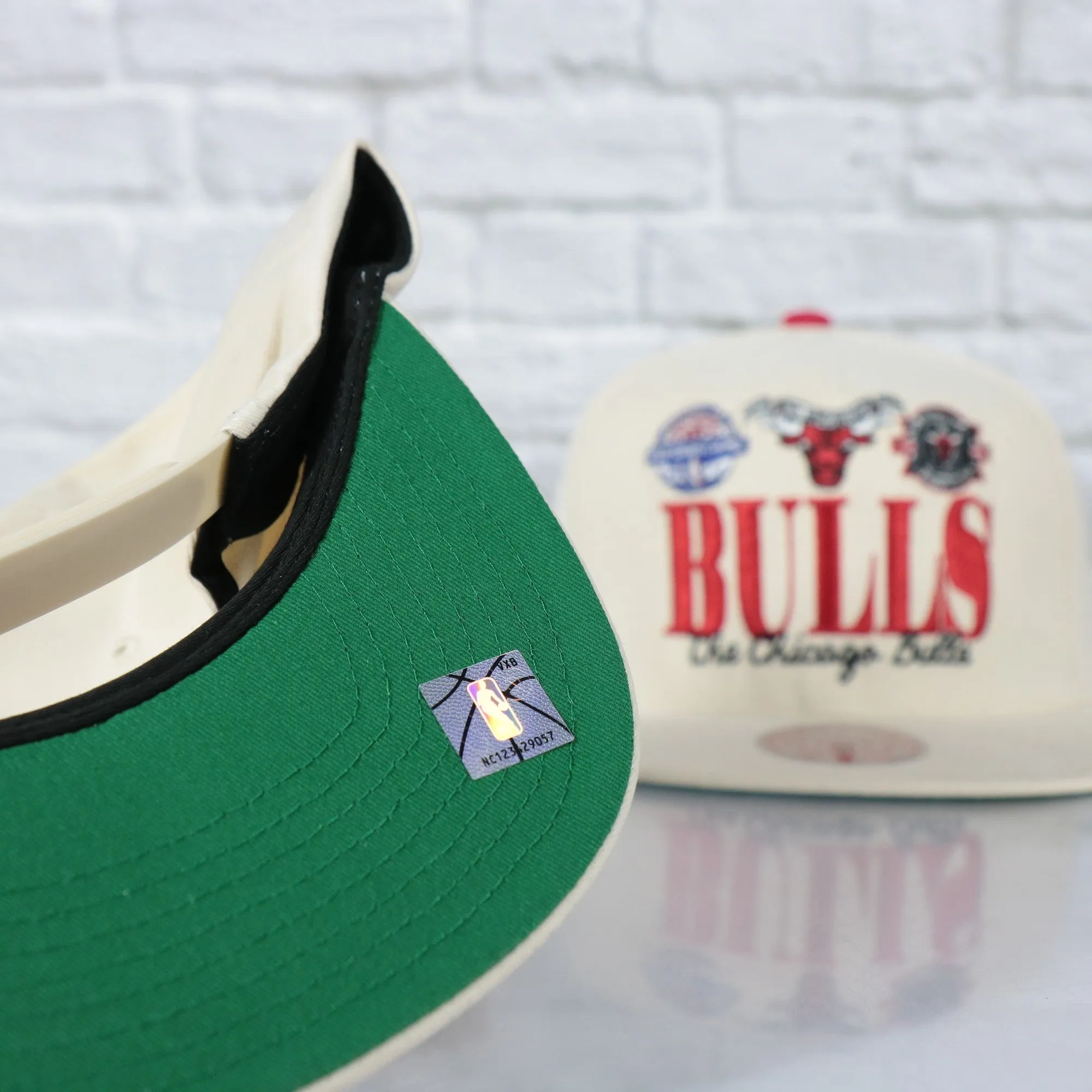 Chicago Bulls Hardwood Classics Reframe Retro Green bottom | Off-White Snapback Hat