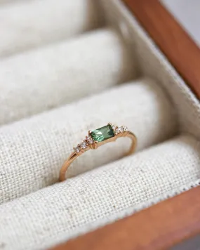 One-Of-A-Kind Cluster Ring with Green Sapphire and Brilliant Diamonds