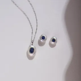 Piccolo Finestrino Collection Freshwater Pearl Pendant and Stud Earrings Set with Blue Sapphire