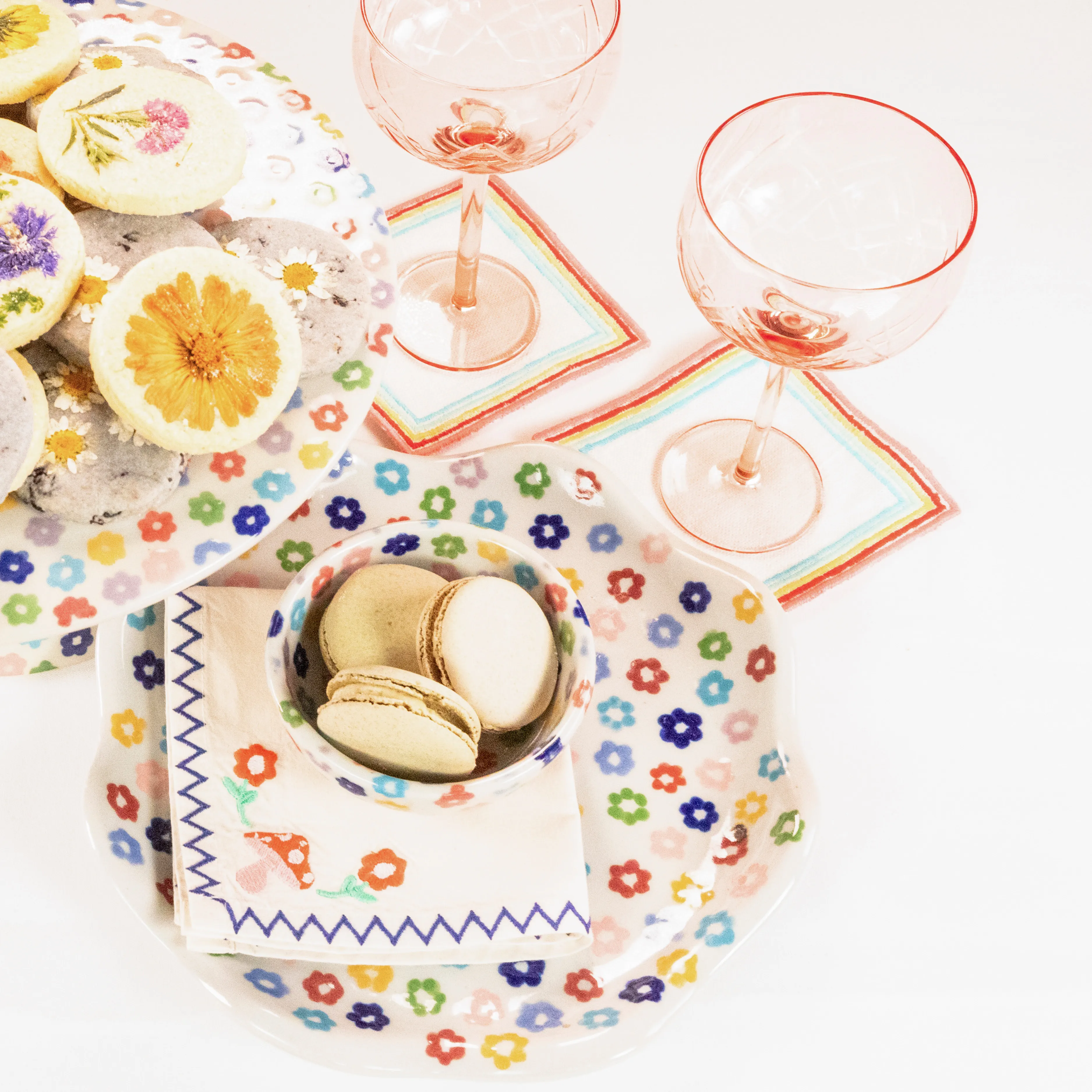 The Scalloped Dessert Plate, Set of 4 - Bright Teddy Floral / Ceramic