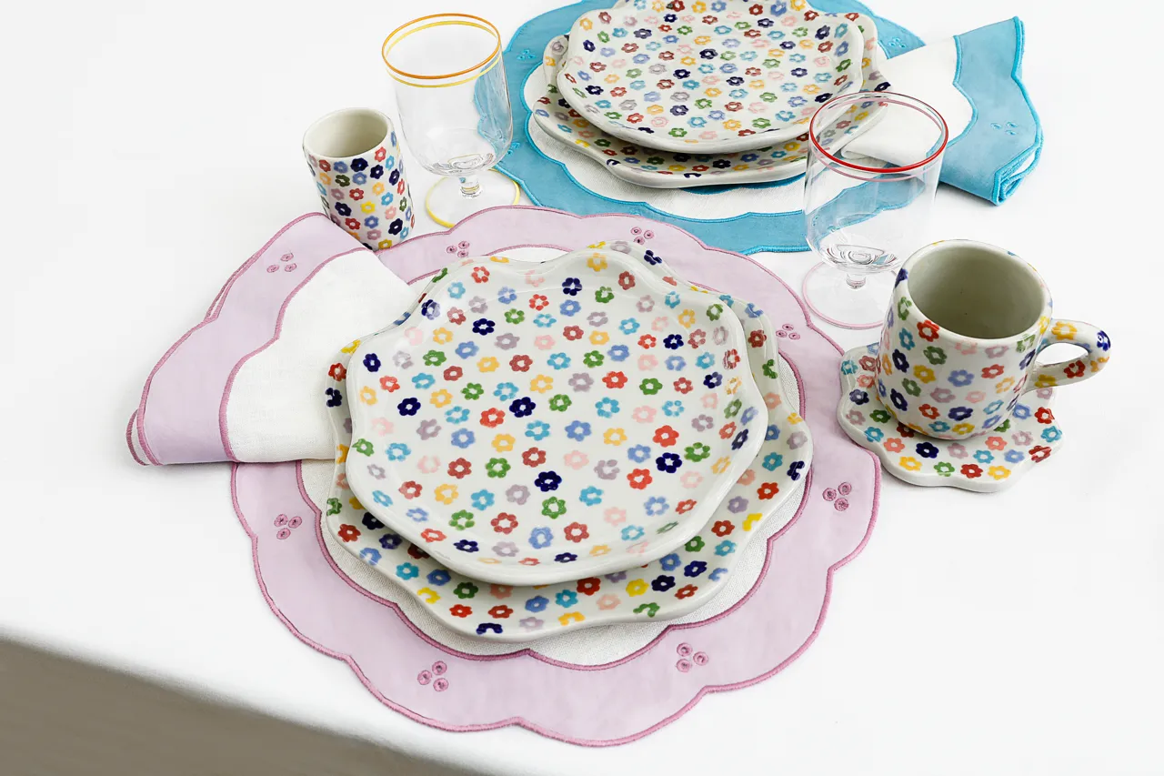 The Scalloped Dessert Plate, Set of 4 - Bright Teddy Floral / Ceramic